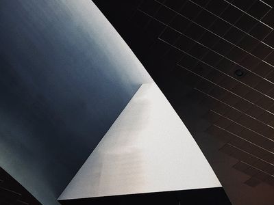 Supportive structure visualization with light